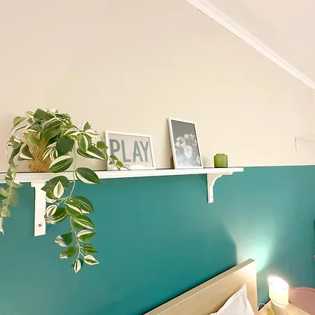 Aurora Abode - Center 1 Bdr Fast Wi-fi Apartment *